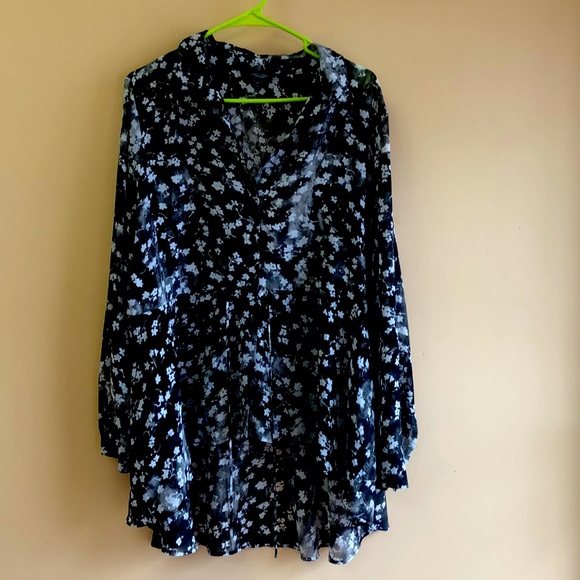 simple vera Tops - Blouse black and white with some tiny flowers